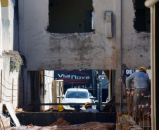 O secretário de Estado de Saúde, Beto Preto, vistoriou nesta quarta-feira (26) a obra do antigo Centro Regional de Especialidades (CRE) da Avenida Kennedy. A reforma total do local terá como resultado um novo ambiente com instalações modernas para atender pacientes que necessitem de diferentes atendimentos na área da saúde. Foto: Américo Antonio/SESA
