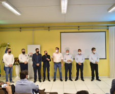 O governador Carlos Massa Ratinho Junior participou nesta quarta-feira (2) da inauguração do novo frigorífico da Lar Cooperativa Agroindustrial em Rolândia, no Norte do Paraná. O complexo industrial terá um abatedouro de aves com capacidade de processamento diário de 175 mil frangos, uma fábrica de rações com capacidade de produzir 19 mil toneladas/mês e uma unidade de recepção e beneficiamento de grãos com capacidade de 16,8 mil toneladas.
Foto:Assessoria de Imprensa/LAR
