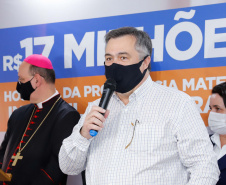 O Governo do Estado vai investir R$ 16,2 milhões na reforma e ampliação do Hospital da Providência, em Apucarana, no Vale do Ivaí. A ordem de serviço foi assinada nesta quarta-feira (02) pelo governador Carlos Massa Ratinho Junior em cerimônia na sede do complexo médico. A contrapartida do hospital é de R$ 853 mil. O prazo para a conclusão da obra é de 18 meses.