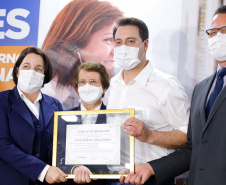 O Governo do Estado vai investir R$ 16,2 milhões na reforma e ampliação do Hospital da Providência, em Apucarana, no Vale do Ivaí. A ordem de serviço foi assinada nesta quarta-feira (02) pelo governador Carlos Massa Ratinho Junior em cerimônia na sede do complexo médico. A contrapartida do hospital é de R$ 853 mil. O prazo para a conclusão da obra é de 18 meses.