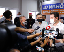O Governo do Estado vai investir R$ 16,2 milhões na reforma e ampliação do Hospital da Providência, em Apucarana, no Vale do Ivaí. A ordem de serviço foi assinada nesta quarta-feira (02) pelo governador Carlos Massa Ratinho Junior em cerimônia na sede do complexo médico. A contrapartida do hospital é de R$ 853 mil. O prazo para a conclusão da obra é de 18 meses.