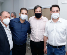 O Governo do Estado vai investir R$ 16,2 milhões na reforma e ampliação do Hospital da Providência, em Apucarana, no Vale do Ivaí. A ordem de serviço foi assinada nesta quarta-feira (02) pelo governador Carlos Massa Ratinho Junior em cerimônia na sede do complexo médico. A contrapartida do hospital é de R$ 853 mil. O prazo para a conclusão da obra é de 18 meses.