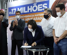 O Governo do Estado vai investir R$ 16,2 milhões na reforma e ampliação do Hospital da Providência, em Apucarana, no Vale do Ivaí. A ordem de serviço foi assinada nesta quarta-feira (02) pelo governador Carlos Massa Ratinho Junior em cerimônia na sede do complexo médico. A contrapartida do hospital é de R$ 853 mil. O prazo para a conclusão da obra é de 18 meses.