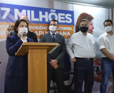 O Governo do Estado vai investir R$ 16,2 milhões na reforma e ampliação do Hospital da Providência, em Apucarana, no Vale do Ivaí. A ordem de serviço foi assinada nesta quarta-feira (02) pelo governador Carlos Massa Ratinho Junior em cerimônia na sede do complexo médico. A contrapartida do hospital é de R$ 853 mil. O prazo para a conclusão da obra é de 18 meses.