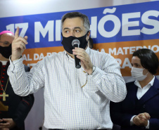 O Governo do Estado vai investir R$ 16,2 milhões na reforma e ampliação do Hospital da Providência, em Apucarana, no Vale do Ivaí. A ordem de serviço foi assinada nesta quarta-feira (02) pelo governador Carlos Massa Ratinho Junior em cerimônia na sede do complexo médico. A contrapartida do hospital é de R$ 853 mil. O prazo para a conclusão da obra é de 18 meses.