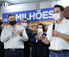O Governo do Estado vai investir R$ 16,2 milhões na reforma e ampliação do Hospital da Providência, em Apucarana, no Vale do Ivaí. A ordem de serviço foi assinada nesta quarta-feira (02) pelo governador Carlos Massa Ratinho Junior em cerimônia na sede do complexo médico. A contrapartida do hospital é de R$ 853 mil. O prazo para a conclusão da obra é de 18 meses.