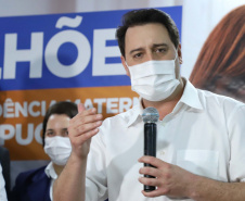 O Governo do Estado vai investir R$ 16,2 milhões na reforma e ampliação do Hospital da Providência, em Apucarana, no Vale do Ivaí. A ordem de serviço foi assinada nesta quarta-feira (02) pelo governador Carlos Massa Ratinho Junior em cerimônia na sede do complexo médico. A contrapartida do hospital é de R$ 853 mil. O prazo para a conclusão da obra é de 18 meses.