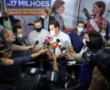 O Governo do Estado vai investir R$ 16,2 milhões na reforma e ampliação do Hospital da Providência, em Apucarana, no Vale do Ivaí. A ordem de serviço foi assinada nesta quarta-feira (02) pelo governador Carlos Massa Ratinho Junior em cerimônia na sede do complexo médico. A contrapartida do hospital é de R$ 853 mil. O prazo para a conclusão da obra é de 18 meses.