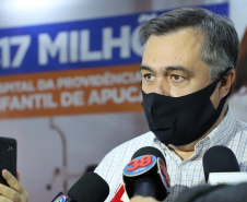 O Governo do Estado vai investir R$ 16,2 milhões na reforma e ampliação do Hospital da Providência, em Apucarana, no Vale do Ivaí. A ordem de serviço foi assinada nesta quarta-feira (02) pelo governador Carlos Massa Ratinho Junior em cerimônia na sede do complexo médico. A contrapartida do hospital é de R$ 853 mil. O prazo para a conclusão da obra é de 18 meses.