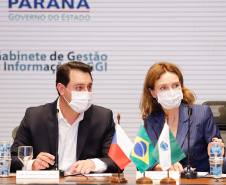 A montadora de caminhões TatraBras, que pertence ao grupo CSG Aerospace, da República Tcheca, oficializou nesta quinta-feira (3) investimento de R$ 102 milhões até 2026 em uma planta em Ponta Grossa, na região dos Campos Gerais. O protocolo de adesão da empresa ao programa de benefícios fiscais do Paraná foi assinado pelo governador Carlos Massa Ratinho Junior e pelo presidente da empresa, Rui Lemes, no Palácio Iguaçu.