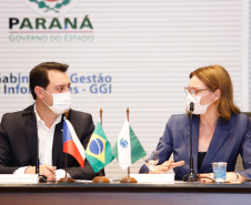 A montadora de caminhões TatraBras, que pertence ao grupo CSG Aerospace, da República Tcheca, oficializou nesta quinta-feira (3) investimento de R$ 102 milhões até 2026 em uma planta em Ponta Grossa, na região dos Campos Gerais. O protocolo de adesão da empresa ao programa de benefícios fiscais do Paraná foi assinado pelo governador Carlos Massa Ratinho Junior e pelo presidente da empresa, Rui Lemes, no Palácio Iguaçu.