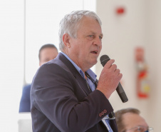 O governador Carlos Massa Ratinho Junior, o presidente do Tribunal de Justiça do Paraná, desembargador Adalberto Xisto Pereira, e o segundo vice-presidente, desembargador José Laurindo de Souza Netto formalizaram nesta quinta-feira (3) a criação do Cejus Casa Fácil e do Cejusc Fundiário, que vão atuar na mediação e conciliação de conflitos no Estado.foto Gilson Abreu/Aen