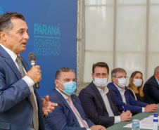 O governador Carlos Massa Ratinho Junior, o presidente do Tribunal de Justiça do Paraná, desembargador Adalberto Xisto Pereira, e o segundo vice-presidente, desembargador José Laurindo de Souza Netto formalizaram nesta quinta-feira (3) a criação do Cejus Casa Fácil e do Cejusc Fundiário, que vão atuar na mediação e conciliação de conflitos no Estado.foto Gilson Abreu/Aen