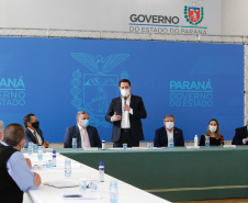 O governador Carlos Massa Ratinho Junior, o presidente do Tribunal de Justiça do Paraná, desembargador Adalberto Xisto Pereira, e o segundo vice-presidente, desembargador José Laurindo de Souza Netto formalizaram nesta quinta-feira (3) a criação do Cejus Casa Fácil e do Cejusc Fundiário, que vão atuar na mediação e conciliação de conflitos no Estado.foto Gilson Abreu/Aen