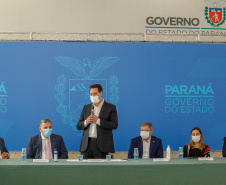 O governador Carlos Massa Ratinho Junior, o presidente do Tribunal de Justiça do Paraná, desembargador Adalberto Xisto Pereira, e o segundo vice-presidente, desembargador José Laurindo de Souza Netto formalizaram nesta quinta-feira (3) a criação do Cejus Casa Fácil e do Cejusc Fundiário, que vão atuar na mediação e conciliação de conflitos no Estado.foto Gilson Abreu/Aen