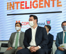 O governador Carlos Massa Ratinho Junior e o presidente da Copel, Daniel Slaviero, lançam o Programa Rede Elétrica Inteligente, em Curitiba. 