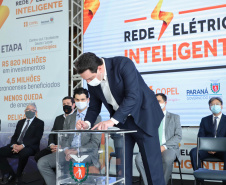 O governador Carlos Massa Ratinho Junior e o presidente da Copel, Daniel Slaviero, lançam o Programa Rede Elétrica Inteligente, em Curitiba. 