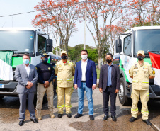 O Governo do Estado encaminhou nesta quarta-feira (16) sete caminhões-pipa e mais oito bombeiros militares para colaborar no combate às queimadas na região do Pantanal, no Mato Grosso do Sul. O grupo de oficiais e os equipamentos saíram do Palácio Iguaçu e vão reforçar a missão do Paraná no estado vizinho a partir de quinta-feira (17).