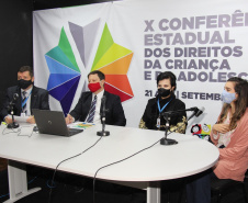 A presidente do Conselho Estadual da Criança e Adolescente (Cedca) e chefe do Departamento de Políticas para Crianças e Adolescentes da Secretaria da Justiça, Família e Trabalho (Sejuf), Angela Mendonça, abriu oficialmente a Conferência nesta segunda-feira para mais de 700 pessoas enaltecendo o trabalho realizado pelo secretário Ney Leprevost, que possibilitou a implantação no Paraná do Orçamento da Criança e do Adolescente. Foto: SEJUF