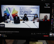 A presidente do Conselho Estadual da Criança e Adolescente (Cedca) e chefe do Departamento de Políticas para Crianças e Adolescentes da Secretaria da Justiça, Família e Trabalho (Sejuf), Angela Mendonça, abriu oficialmente a Conferência nesta segunda-feira para mais de 700 pessoas enaltecendo o trabalho realizado pelo secretário Ney Leprevost, que possibilitou a implantação no Paraná do Orçamento da Criança e do Adolescente. Foto: SEJUF