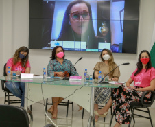 O Governo do Paraná iniciou nesta quinta-feira (01) a segunda edição do Paraná Rosa, campanha promovida dentro do Outubro Rosa para fortalecer iniciativas de conscientização sobre a prevenção do câncer de mama e de colo de útero, além da saúde da mulher em geral. Foto: Valdelino Pontes