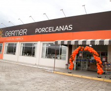Porcelanas Germer. Criada em 1978, a fábrica emprega cerca de 500 pessoas e produz em média um milhão de peças por mês.Feito no Paraná. Foto: Ari Dias/AEN.