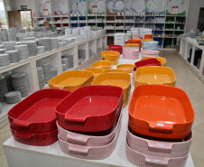 Porcelanas Germer. Criada em 1978, a fábrica emprega cerca de 500 pessoas e produz em média um milhão de peças por mês.Feito no Paraná. Foto: Ari Dias/AEN.