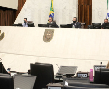 O secretário de Estado da Saúde, Beto Preto, apresentou o relatório de ações da pasta aos deputados estaduais em audiência pública na Assembleia Legislativa do Paraná (Alep), nesta terça-feira (6). Os destaques de investimentos e atividades realizadas foram as ações para o enfrentamento à pandemia pela Covid-19. Foto: Ari Dias/AEN