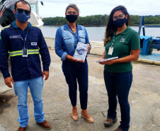 O cuidado com animais marinhos que vivem na área dos portos de Paranaguá e Antonina é o tema de uma nova campanha da Portos do Paraná. A empresa pública, em conjunto com a Cia Ambiental, desenvolveu uma cartilha para orientar embarcações sobre como agir ao encontrar grupos de botos-cinza durante a navegação.