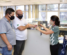 Manual traz compromisso da Portos do Paraná com eficiência e sustentabilidade.