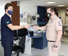 Manual traz compromisso da Portos do Paraná com eficiência e sustentabilidade.