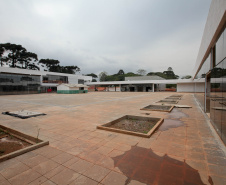 O quadrado perfeito da estrutura física da Escola de Formação dos Bombeiros, tal qual um Mondrian (pintor neerlandês modernista), é o que ajuda a explicar a dimensão do projeto que está sendo executado dentro da Academia Policial Militar do Guatupê, em São José dos Pinhais, na Região Metropolitana de Curitiba. Foto: Ari dias/AEN.