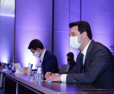 O governador Carlos Massa Ratinho Junior apresentou nesta quarta-feira (28), em São Paulo, durante a conferência Infraestrutura, PPP’s e Concessões, oportunidades para investimentos de grupos privados no Paraná. Ele fez também um balanço da situação econômica do Estado e ressaltou a necessidade de parcerias para alavancar a retomada após a crise causada pela pandemia do novo coronavírus. 