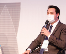 O governador Carlos Massa Ratinho Junior apresentou nesta quarta-feira (28), em São Paulo, durante a conferência Infraestrutura, PPP’s e Concessões, oportunidades para investimentos de grupos privados no Paraná. Ele fez também um balanço da situação econômica do Estado e ressaltou a necessidade de parcerias para alavancar a retomada após a crise causada pela pandemia do novo coronavírus. 