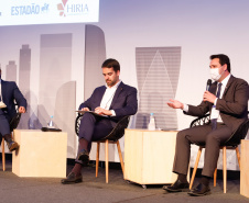 O governador Carlos Massa Ratinho Junior apresentou nesta quarta-feira (28), em São Paulo, durante a conferência Infraestrutura, PPP’s e Concessões, oportunidades para investimentos de grupos privados no Paraná. Ele fez também um balanço da situação econômica do Estado e ressaltou a necessidade de parcerias para alavancar a retomada após a crise causada pela pandemia do novo coronavírus. 
