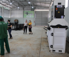 O governador também participou na inauguração do Ecoponto do bairro Cascavel Velho. Essa é uma unidade de triagem e processamento de materiais recicláveis, contemplada em um convênio da prefeitura de Cascavel com a Itaipu Binacional, que pretende descentralizar as atividades de reciclagem e proporcionar melhores condições aos trabalhadores organizados em cooperativas. O investimento foi de R$ 927 mil, sendo 75% custeado pela usina.