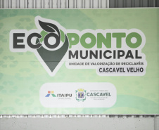 O governador também participou na inauguração do Ecoponto do bairro Cascavel Velho. Essa é uma unidade de triagem e processamento de materiais recicláveis, contemplada em um convênio da prefeitura de Cascavel com a Itaipu Binacional, que pretende descentralizar as atividades de reciclagem e proporcionar melhores condições aos trabalhadores organizados em cooperativas. O investimento foi de R$ 927 mil, sendo 75% custeado pela usina.