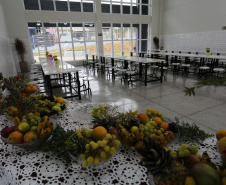 Na inauguração do Restaurante Popular Tiago de Amorim Novaes, nesta quinta-feira (29), o governador Carlos Massa Ratinho Junior destacou que o Estado tem como meta disponibilizar alimentação adequada e balanceada às populações vulneráveis, auxiliando no combate à insegurança alimentar, e que esse novo espaço será fundamental para auxiliar os cascavelenses mais humildes no pós-pandemia.