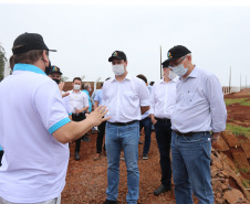 O governador Carlos Massa Ratinho Junior participa nesta quinta-feira (29) da inauguração da usina híbrida EnerDinBo, em Ouro Verde do Oeste. A geradora utilizará a luz do sol e dejetos da suinocultura para produzir energia elétrica. O investimento privado foi de R$ 12 milhões.Ouro Verde do Oeste, 29/10/2020 - Foto: Geraldo Bubniak/AEN