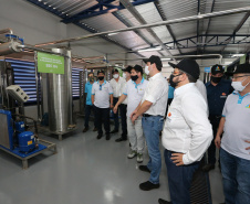 O governador Carlos Massa Ratinho Junior participa nesta quinta-feira (29) da inauguração da usina híbrida EnerDinBo, em Ouro Verde do Oeste. A geradora utilizará a luz do sol e dejetos da suinocultura para produzir energia elétrica. O investimento privado foi de R$ 12 milhões.Ouro Verde do Oeste, 29/10/2020 - Foto: Geraldo Bubniak/AEN
