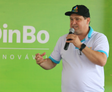 O governador Carlos Massa Ratinho Junior participa nesta quinta-feira (29) da inauguração da usina híbrida EnerDinBo, em Ouro Verde do Oeste. A geradora utilizará a luz do sol e dejetos da suinocultura para produzir energia elétrica. O investimento privado foi de R$ 12 milhões.Valdinei Silva, diretor da EnerDinBo Energia.Ouro Verde do Oeste, 29/10/2020 - Foto: Geraldo Bubniak/AEN