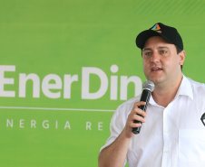 O governador Carlos Massa Ratinho Junior participa nesta quinta-feira (29) da inauguração da usina híbrida EnerDinBo, em Ouro Verde do Oeste. A geradora utilizará a luz do sol e dejetos da suinocultura para produzir energia elétrica. O investimento privado foi de R$ 12 milhões.Ouro Verde do Oeste, 29/10/2020 - Foto: Geraldo Bubniak/AEN