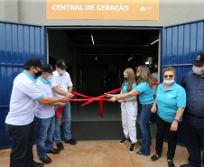 O governador Carlos Massa Ratinho Junior participa nesta quinta-feira (29) da inauguração da usina híbrida EnerDinBo, em Ouro Verde do Oeste. A geradora utilizará a luz do sol e dejetos da suinocultura para produzir energia elétrica. O investimento privado foi de R$ 12 milhões.Ouro Verde do Oeste, 29/10/2020 - Foto: Geraldo Bubniak/AEN