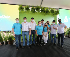 O governador Carlos Massa Ratinho Junior participa nesta quinta-feira (29) da inauguração da usina híbrida EnerDinBo, em Ouro Verde do Oeste. A geradora utilizará a luz do sol e dejetos da suinocultura para produzir energia elétrica. O investimento privado foi de R$ 12 milhões.Ouro Verde do Oeste, 29/10/2020 - Foto: Geraldo Bubniak/AEN
