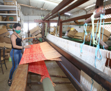 FEITO NO PARANA - Casulo Feliz empresa de Maringa que produz  fio de seda  de forma manual, aproveitando os casulos impróprios para a indústria e também reciclando os subprodutos dessa mesma matéria-prima.07/10/2020 - Foto: Geraldo Bubniak/AEN