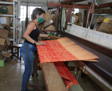 FEITO NO PARANA - Casulo Feliz empresa de Maringa que produz  fio de seda  de forma manual, aproveitando os casulos impróprios para a indústria e também reciclando os subprodutos dessa mesma matéria-prima.07/10/2020 - Foto: Geraldo Bubniak/AEN