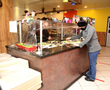Outro beneficiado pelo crédito foi o restaurante Jeito Mineiro, localizado no Centro
Histórico de Curitiba, que obteve um financiamento da linha Fomento Turismo, com recursos
do Fungetur. Fundado em 2008, o estabelecimento serve pratos da culinária mineira com