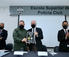 A Polícia Civil do Paraná comemora o aniversário de 30 anos do seu grupo de elite, o Tático Integrado de Grupos de Repressão Especial (Tigre). 

O aniversário foi comemorado em solenidade com a presença do vice-governador Darci Piana, do secretário da Segurança Pública do Paraná, Romulo Marinho Soares, e do delegado-geral da Polícia Civil, Silvio Jacob Rockembach. O evento foi na Escola Superior da Polícia Civil, em Curitiba. Foto:Camila Tonett