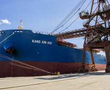 Investimentos públicos e privados ampliam capacidade do Porto de Paranaguá. 