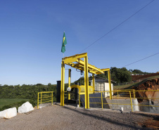 
O governador Carlos Massa Ratinho Junior participou nesta sexta-feira (06), ao lado presidente da República Jair Bolsonaro, da inauguração da Pequena Central Hidrelétrica (PCH) Bedim, em Renascença, na Região Sudoeste